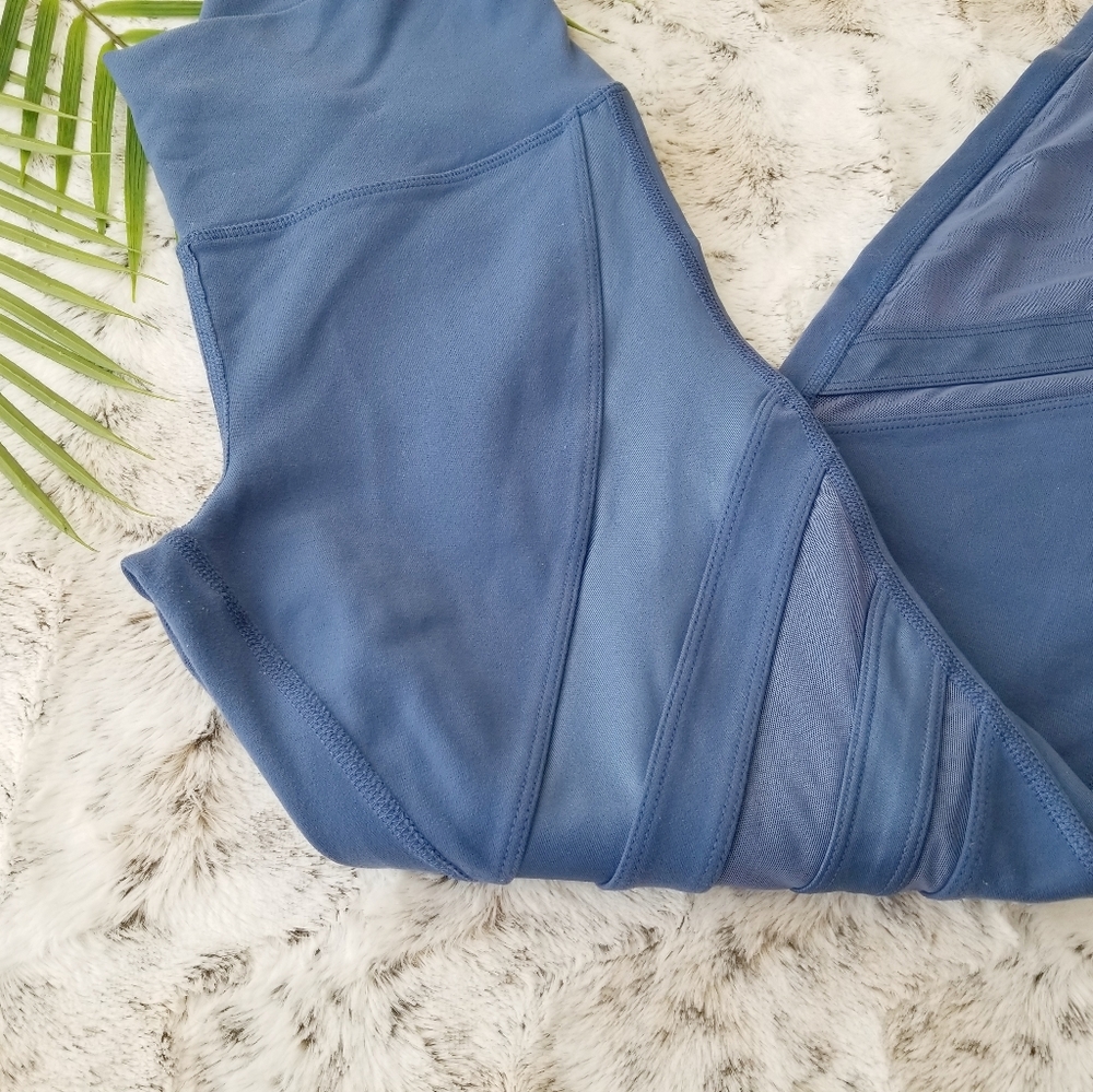 Alo Epic High Waisted leggings in cobalt blue M - Picture 4 of 7